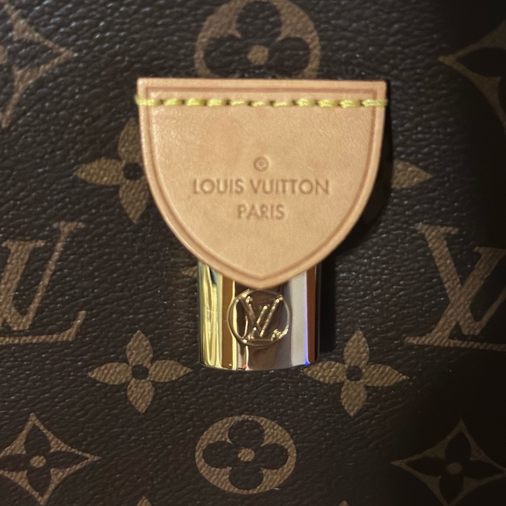 Louis Vuitton Rivoli - Picture 7 of 12